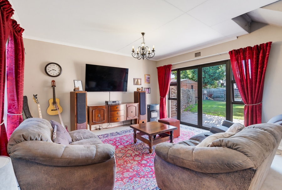 4 Bedroom Property for Sale in Edgemead Western Cape